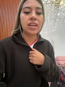 Kimmiebellarie online show from July 7, 2026, 12:20 pm