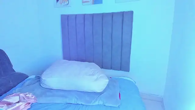 Snapshot of britanny_jones1 chatting on April 15, 2026, 1:07 pm britanny jones1 online show from April 15, 2026, 1:07 pm