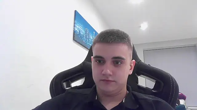 Snapshot of WARDEN_w chatting on April 16, 2026, 5:47 pm WARDEN w online show from April 16, 2026, 5:47 pm