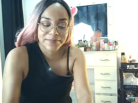 Snapshot of SammyRomantic chatting on April 13, 2026, 7:08 pm SammyRomantic online show from April 13, 2026, 7:08 pm