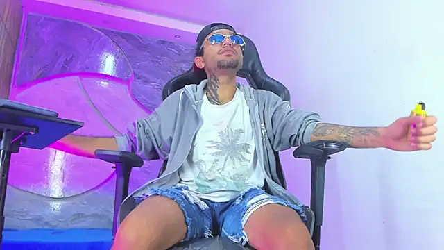 Josh Hot Sex online show from April 13, 2026, 12:32 pm