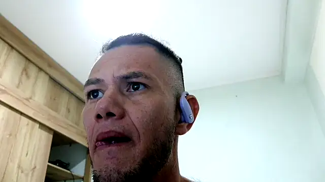 andrew 1520 online show from November 18, 2025, 8:35 pm