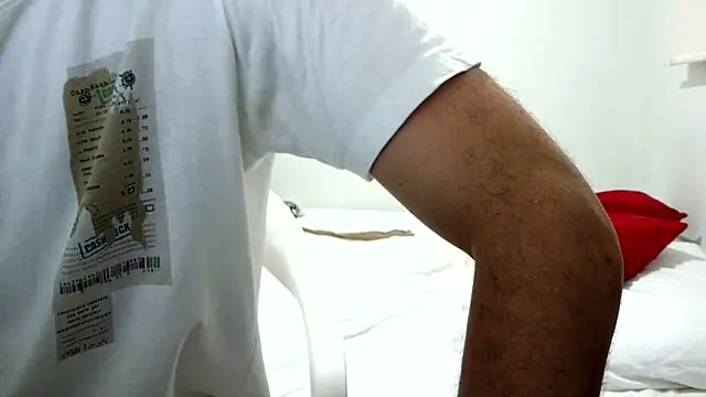 andrew 1520 online show from December 22, 2025, 2:08 am