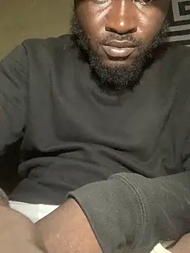 Snapshot of bobkingbige chatting on April 14, 2026, 12:38 am bobkingbige online show from April 14, 2026, 12:38 am