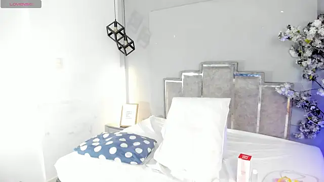 Snapshot of Veronicacarper chatting on April 15, 2026, 3:35 am Veronicacarper online show from April 15, 2026, 3:35 am