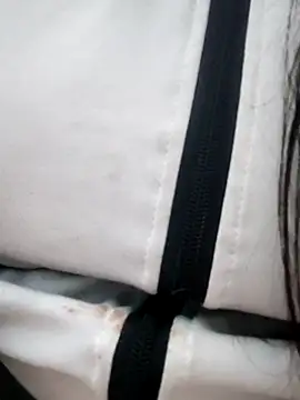 Snapshot of Siya_mic chatting on April 15, 2026, 8:10 am Siya mic online show from April 15, 2026, 8:10 am