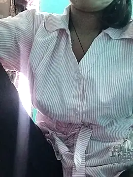 Snapshot of Liviya__225__ chatting on April 13, 2026, 11:48 am Liviya 225 online show from April 13, 2026, 11:48 am