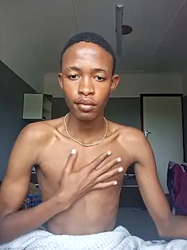 Snapshot of youngAndReckles chatting on April 11, 2026, 7:24 am youngAndReckles online show from April 11, 2026, 7:24 am