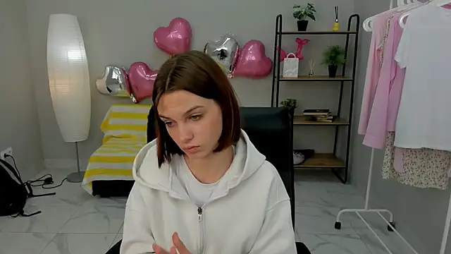 Snapshot of Rita_Menos chatting on April 13, 2026, 1:38 pm Rita Menos online show from April 13, 2026, 1:38 pm