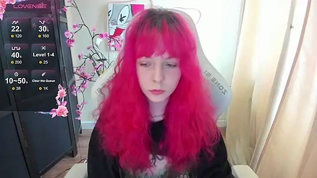 Snapshot of InfernoKitten chatting on April 16, 2026, 1:06 am InfernoKitten online show from April 16, 2026, 1:06 am