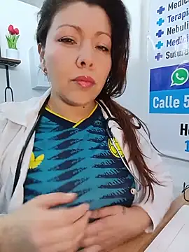 Snapshot of SARA_21- chatting on July 3, 2026, 1:39 pm SARA 21- online show from July 3, 2026, 1:39 pm