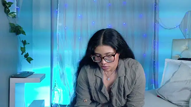 Snapshot of Silvana_lorc chatting on May 14, 2026, 7:20 pm Silvana lorc online show from May 14, 2026, 7:20 pm