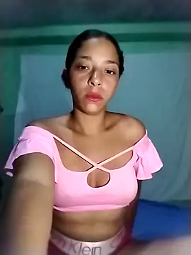 YuliBrayan online show from April 15, 2026, 6:09 am