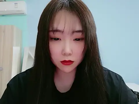 dandanhenda030 online show from April 14, 2026, 8:20 am