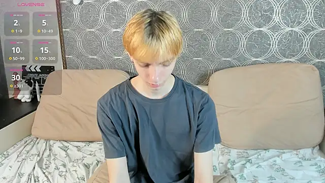 cute grecha online show from April 13, 2026, 4:56 pm