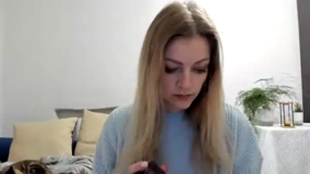 Snapshot of Severina7 chatting on April 14, 2026, 6:14 pm Severina7 online show from April 14, 2026, 6:14 pm