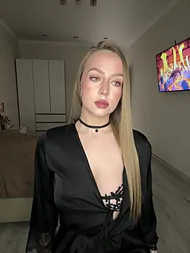 AlisaPearl online show from April 21, 2026, 8:23 pm