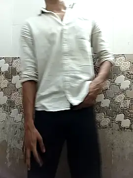 itsmemadhu2019 online show from May 24, 2026, 12:54 pm