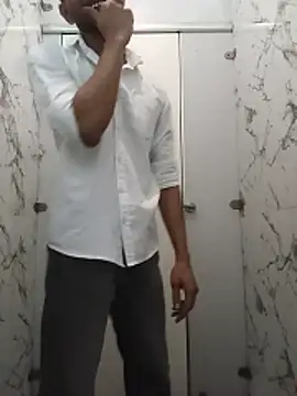 itsmemadhu2019 online show from May 27, 2026, 12:46 pm