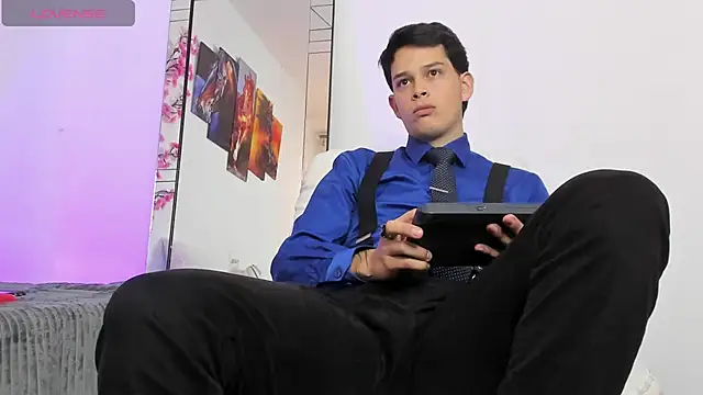 Snapshot of elijah_stoone chatting on April 15, 2026, 12:12 pm elijah stoone online show from April 15, 2026, 12:12 pm