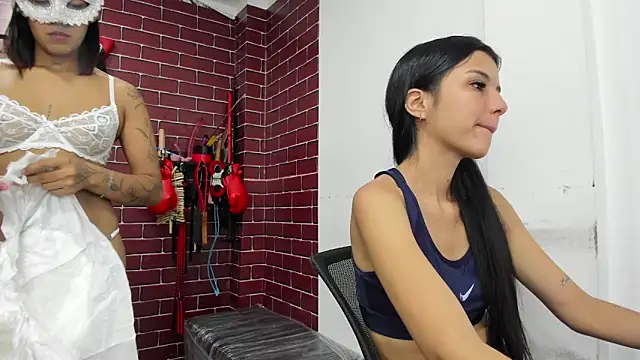 Snapshot of BDSM_FETISHESS chatting on May 5, 2026, 1:41 pm BDSM FETISHESS online show from May 5, 2026, 1:41 pm
