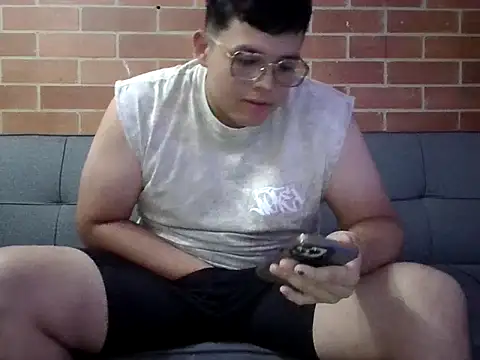 Snapshot of steef0_ chatting on April 14, 2026, 5:24 am steef0 online show from April 14, 2026, 5:24 am