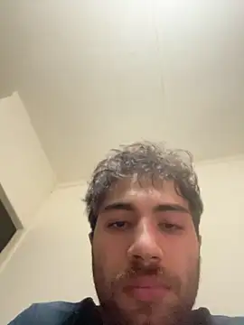 yaris004 online show from April 14, 2026, 9:54 pm