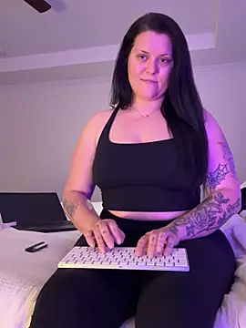 Snapshot of kittyykat767 chatting on April 15, 2026, 2:29 am kittyykat767 online show from April 15, 2026, 2:29 am