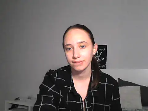 Snapshot of DarkMirel chatting on June 6, 2026, 6:45 pm DarkMirel online show from June 6, 2026, 6:45 pm
