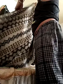 Snapshot of Oskr2024XXX chatting on February 8, 2026, 7:39 pm Oskr2024XXX online show from February 8, 2026, 7:39 pm