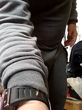 Snapshot of Oskr2024XXX chatting on February 18, 2026, 7:54 pm Oskr2024XXX online show from February 18, 2026, 7:54 pm