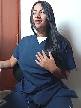 DaniellaGiraldo online show from May 12, 2026, 2:03 pm