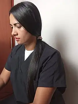 DaniellaGiraldo online show from May 13, 2026, 2:03 pm