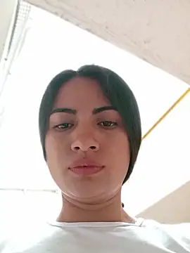 DaniellaGiraldo online show from May 21, 2026, 1:07 pm