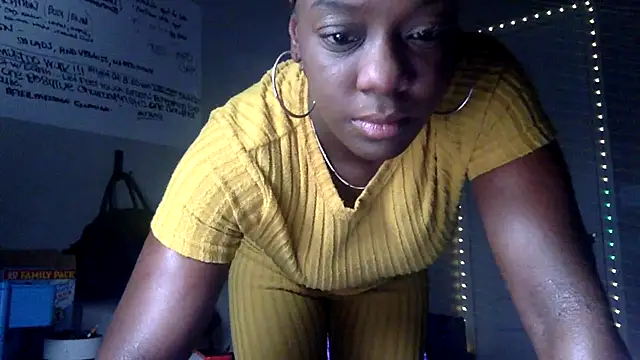 MistressTiny online show from April 20, 2026, 7:04 pm