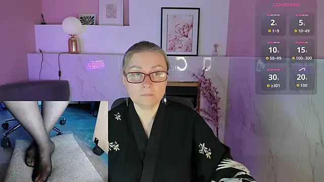 Alexandra Kind online show from May 8, 2026, 1:49 pm