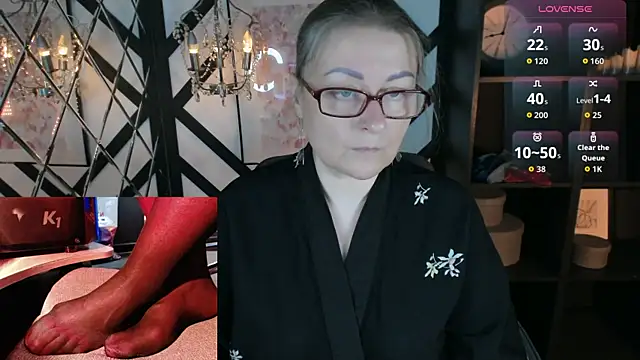 Alexandra Kind online show from May 15, 2026, 1:40 pm