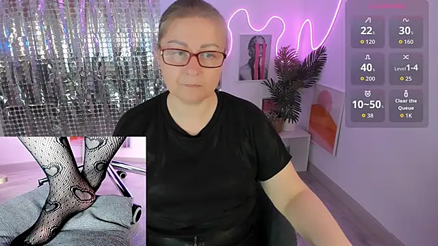 Alexandra Kind online show from May 22, 2026, 1:39 pm