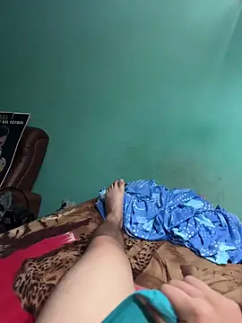 Snapshot of a2xxx chatting on April 14, 2026, 5:08 pm a2xxx online show from April 14, 2026, 5:08 pm