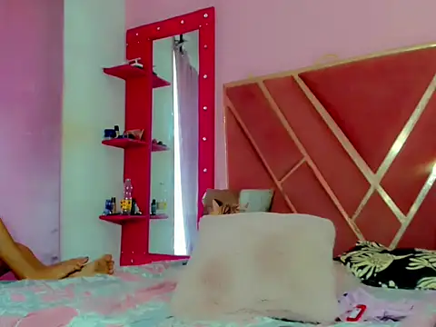 Snapshot of Dollcute_ chatting on May 25, 2026, 2:45 pm Dollcute online show from May 25, 2026, 2:45 pm