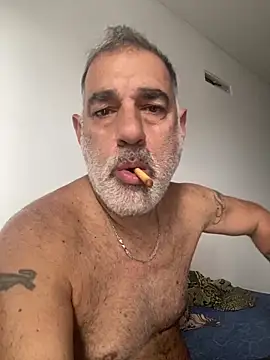 Snapshot of Calamar70 chatting on April 15, 2026, 1:40 pm Calamar70 online show from April 15, 2026, 1:40 pm