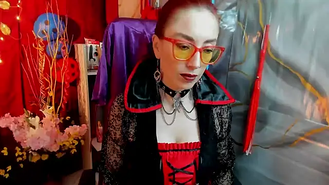 Snapshot of Queenscarlettsecret chatting on July 13, 2026, 12:52 pm Queenscarlettsecret online show from July 13, 2026, 12:52 pm