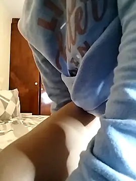 Slender012 online show from May 16, 2026, 11:36 pm