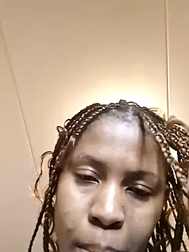 Slender012 online show from May 18, 2026, 4:07 am