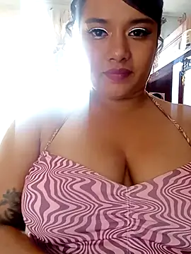 Ly-Mirsty online show from April 16, 2026, 9:39 pm