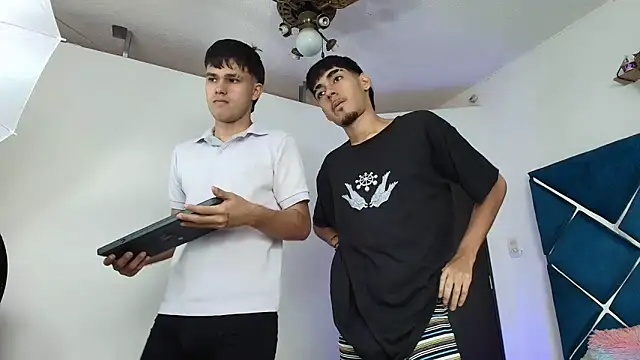 EdwinBoys online show from May 19, 2026, 1:06 pm