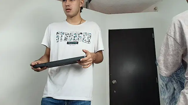 EdwinBoys online show from May 20, 2026, 1:28 pm