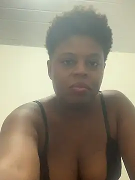 Jennifer3096 online show from April 14, 2026, 9:21 pm