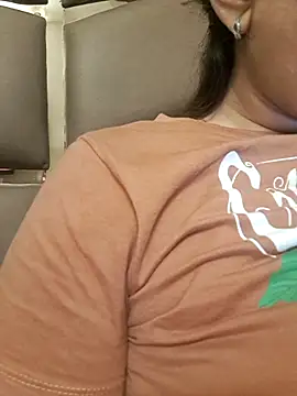 Snapshot of Ritika_cam chatting on April 15, 2026, 5:53 pm Ritika cam online show from April 15, 2026, 5:53 pm