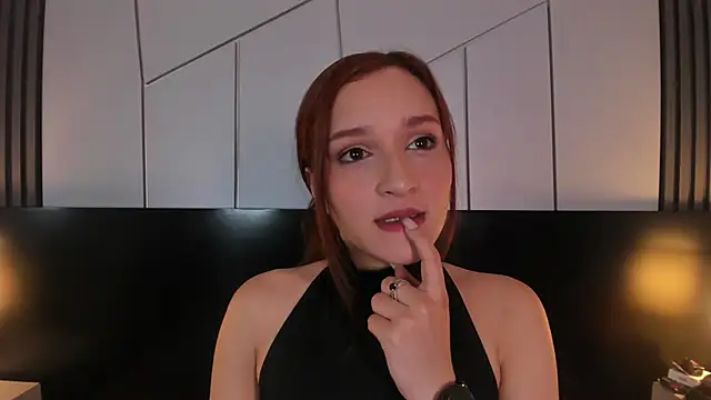 leahluna online show from May 8, 2026, 8:47 pm